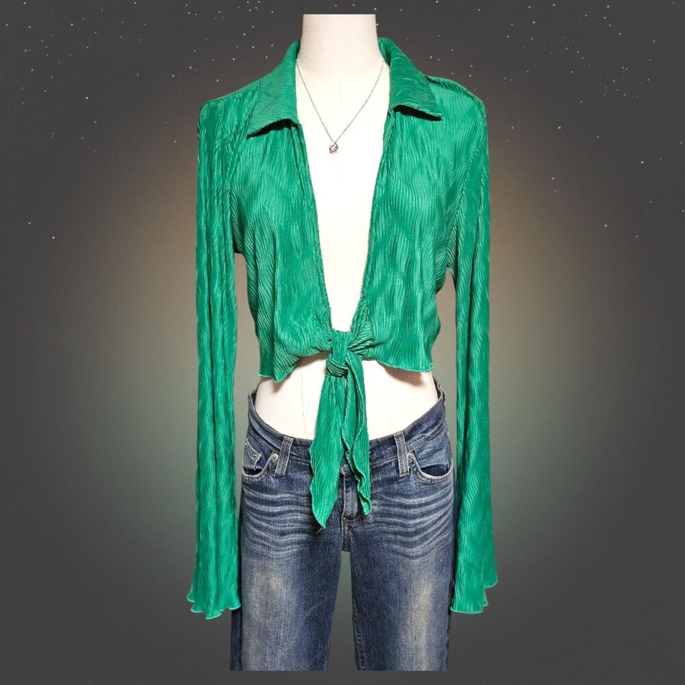 Le Lis Womens Medium Green Crinkle Tie Front Bell Sleeve Y2K Festival Top NWT